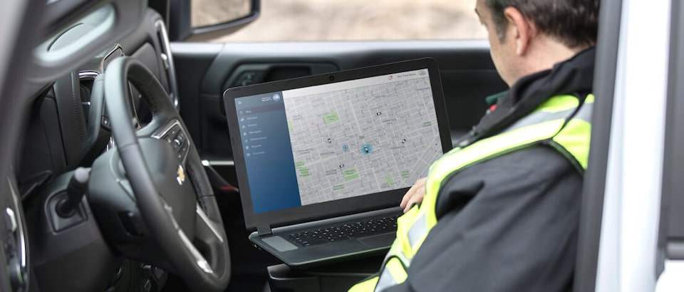 GM Fleet Customer connects to his laptop in vehicle using OBS Connectivity features