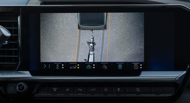Closeup View of 2024 Chevrolet Silverado HD Truck Trailering Guide on Infotainment Screen